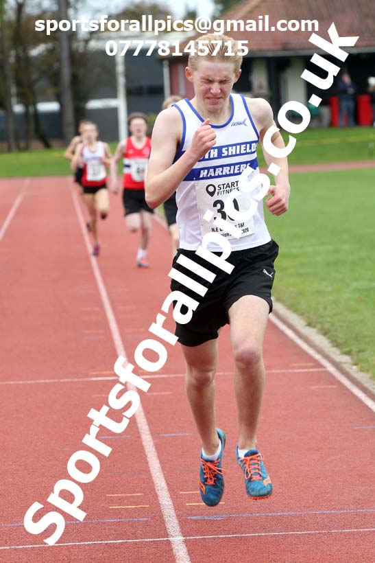 800 metres, NECAA Open Meeting, Morpeth, Sunday, October 18th. David T. Hewitson/Sports for All Pics